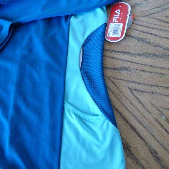 NWT Fila Sport Performance Reflective Top - Picture 2 of 3